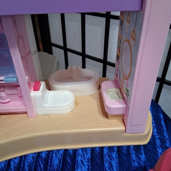 Little People Barbie Little Dreamhouse Toddler Playset with Figures - Picture 3 of 16